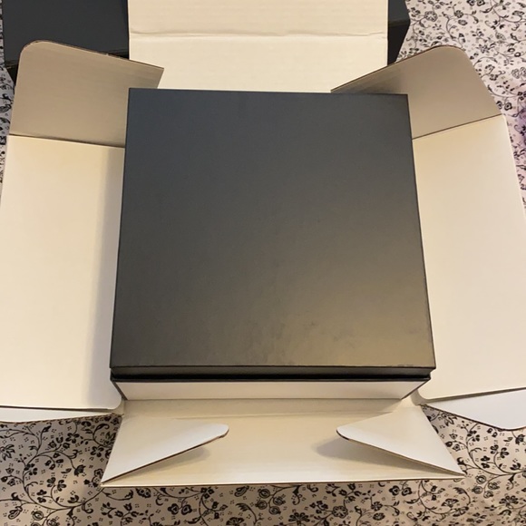 SALE❗️Authentic Chanel Box & Receipt Holder - Picture 6 of 9